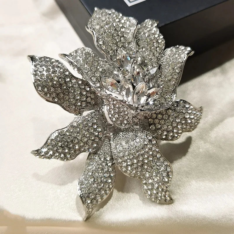 Fashion Flower Brooch for Blazers