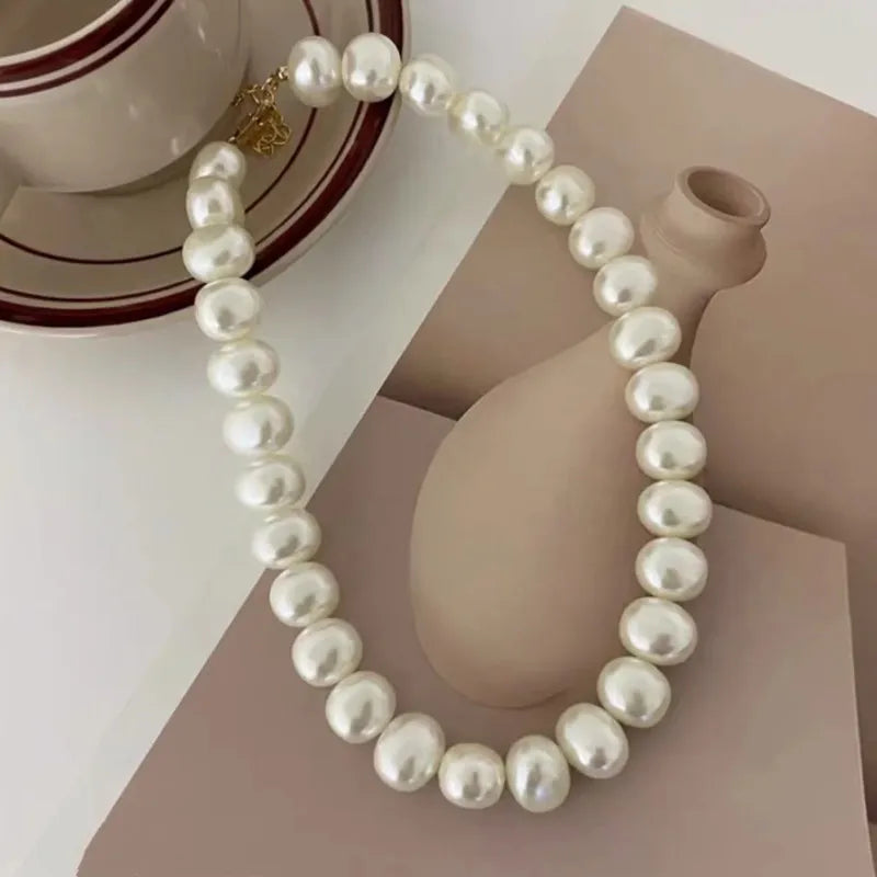 Vintage Pearl Collarbone Necklace