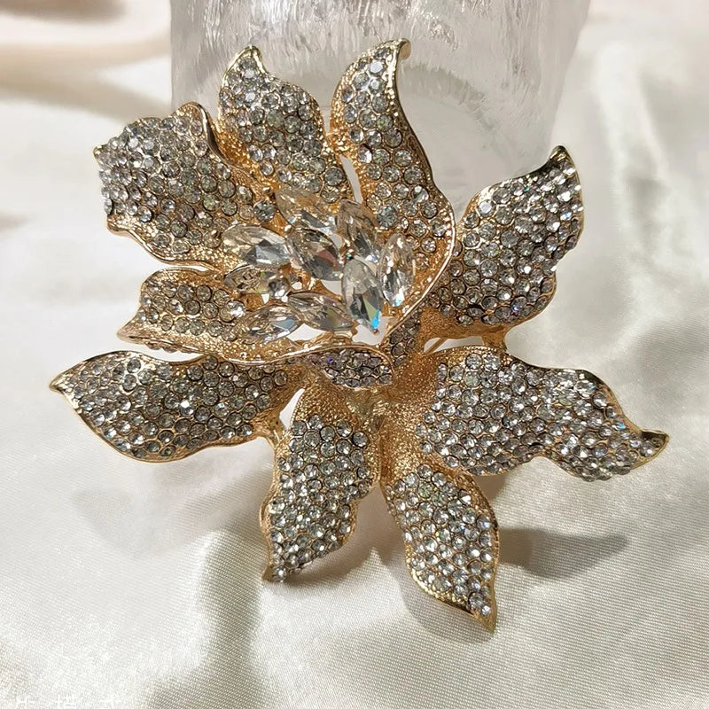 Fashion Flower Brooch for Blazers