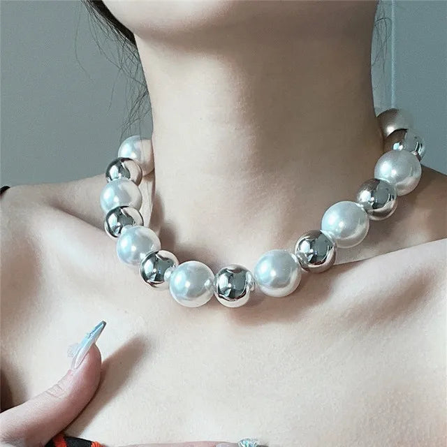 Vintage Pearl Collarbone Necklace