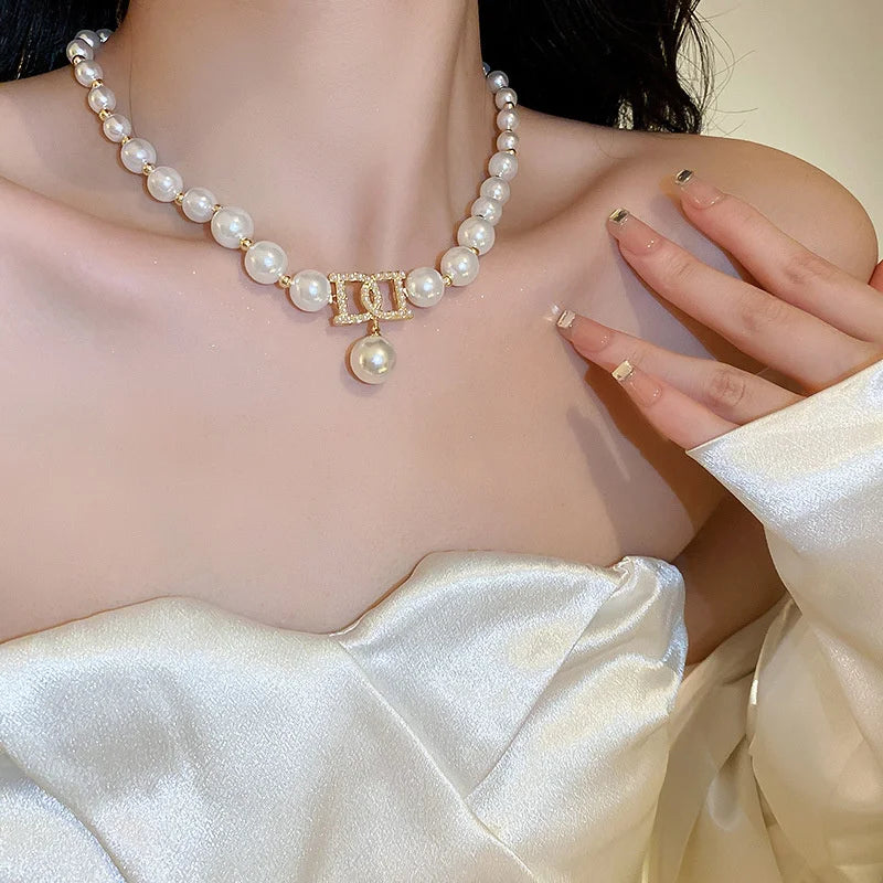 Vintage Pearl Collarbone Necklace