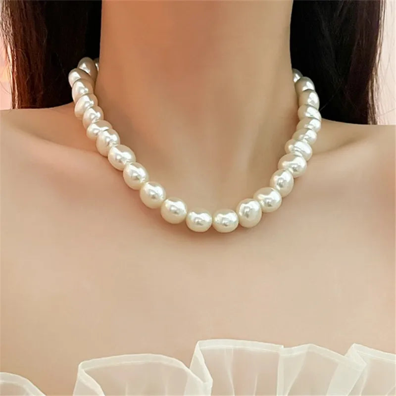 Vintage Pearl Collarbone Necklace